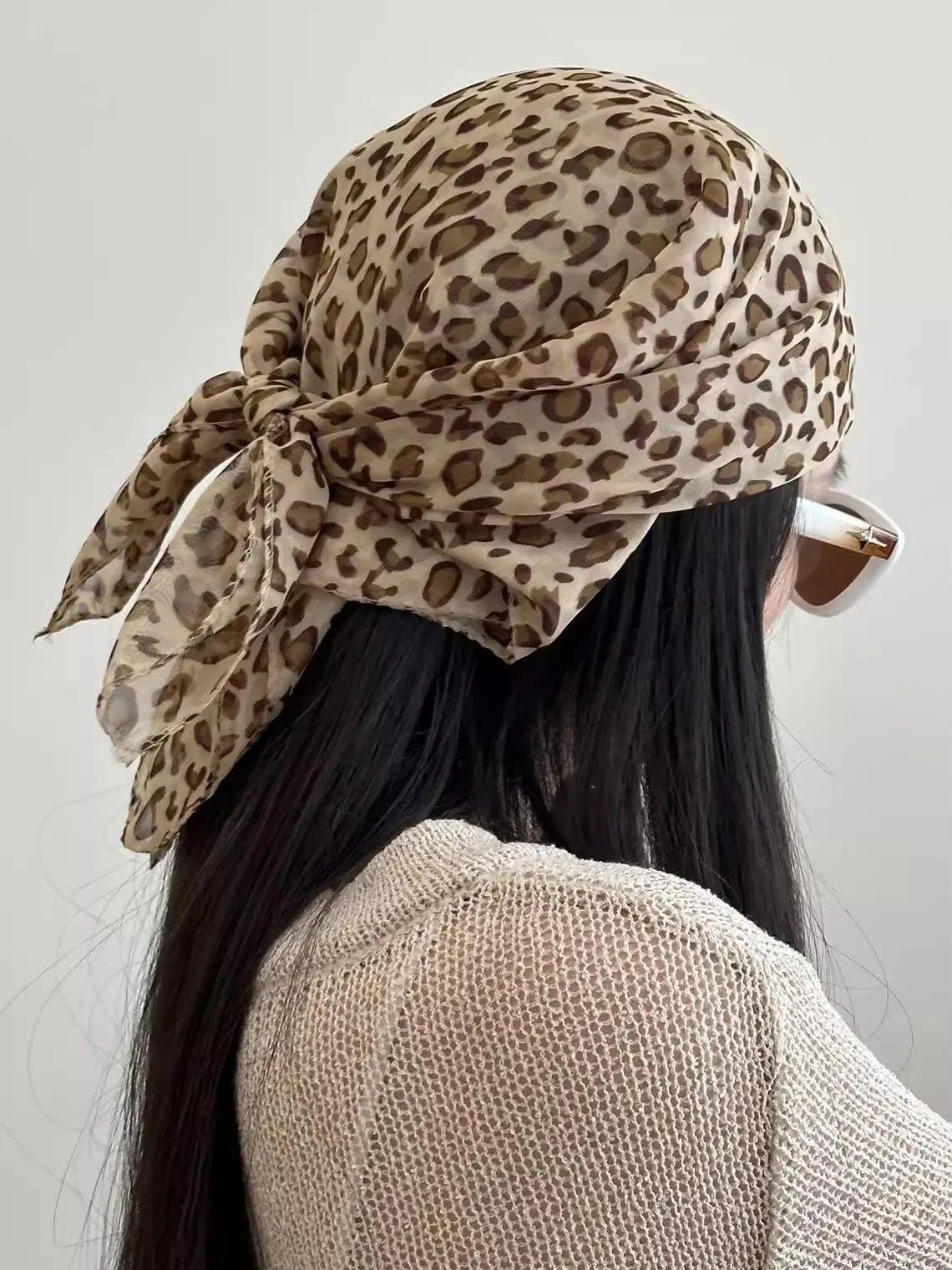 Retro Leopard Print Square Scarf for Women Satin Thin Edge Scarves Head Band Fashion Y2K Lady Hair Shawl Wrap Female Neckerchief