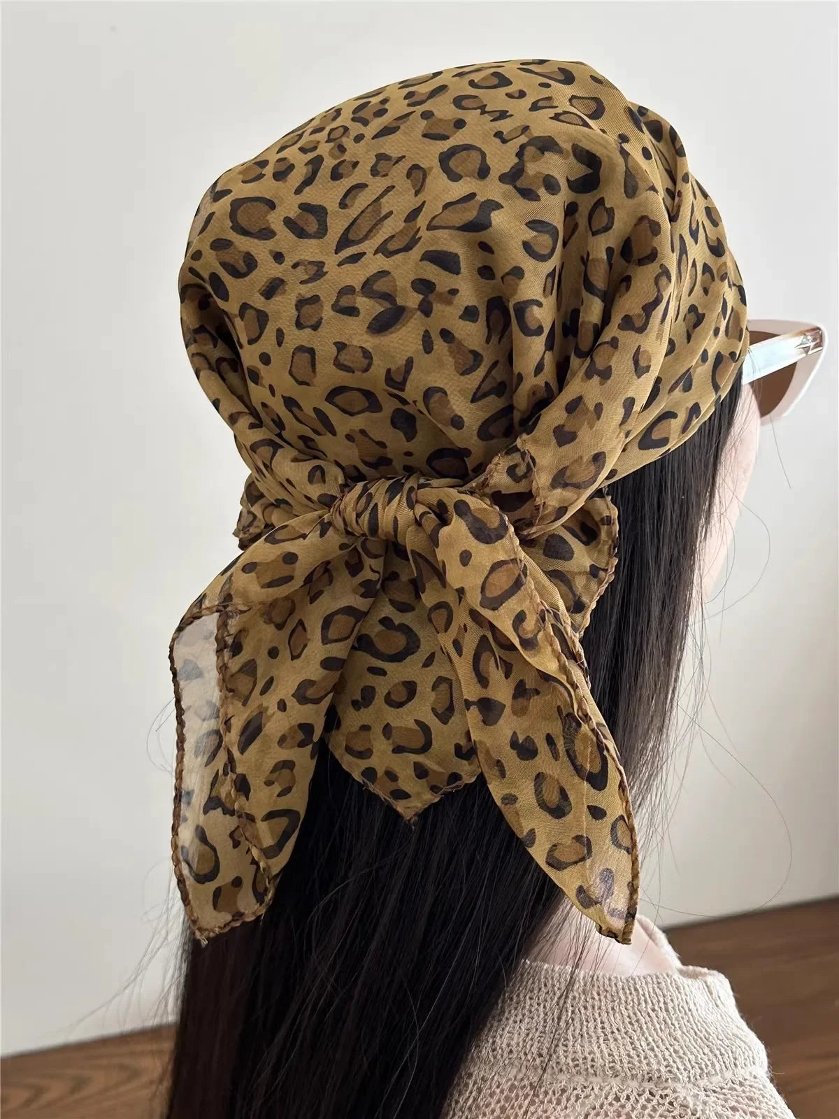Retro Leopard Print Square Scarf for Women Satin Thin Edge Scarves Head Band Fashion Y2K Lady Hair Shawl Wrap Female Neckerchief