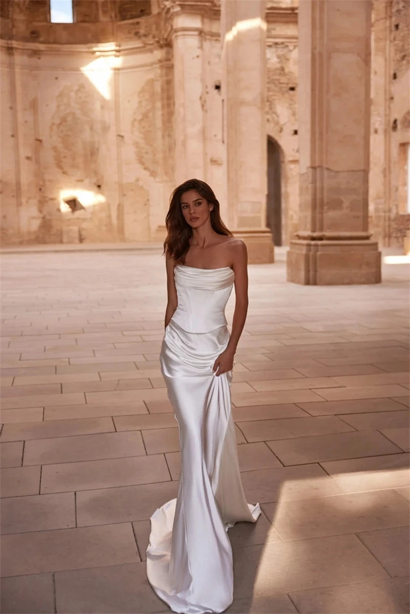 Simple Ivory Satin Mermaid Wedding Dresses lady Customized Strapless Bridal Dress with Train Long Sleeveless Vestido Bride Gown
