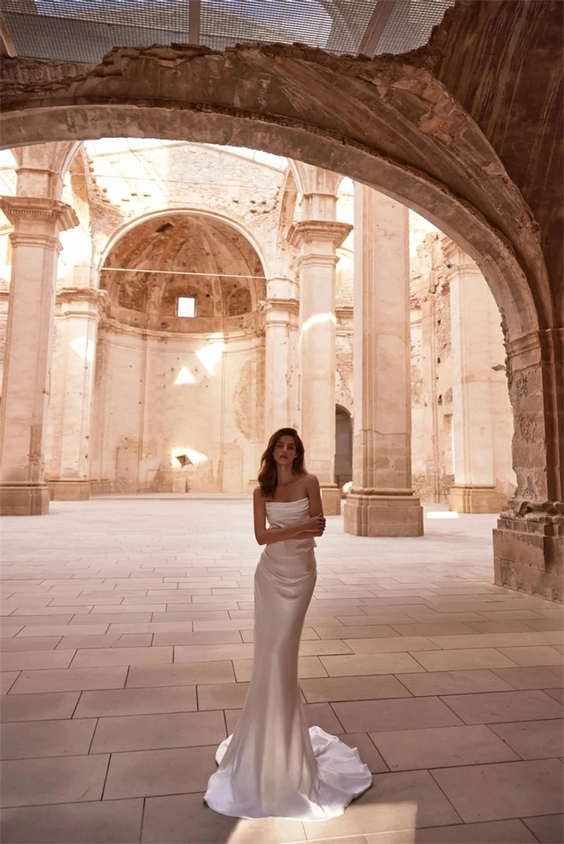 Simple Ivory Satin Mermaid Wedding Dresses lady Customized Strapless Bridal Dress with Train Long Sleeveless Vestido Bride Gown