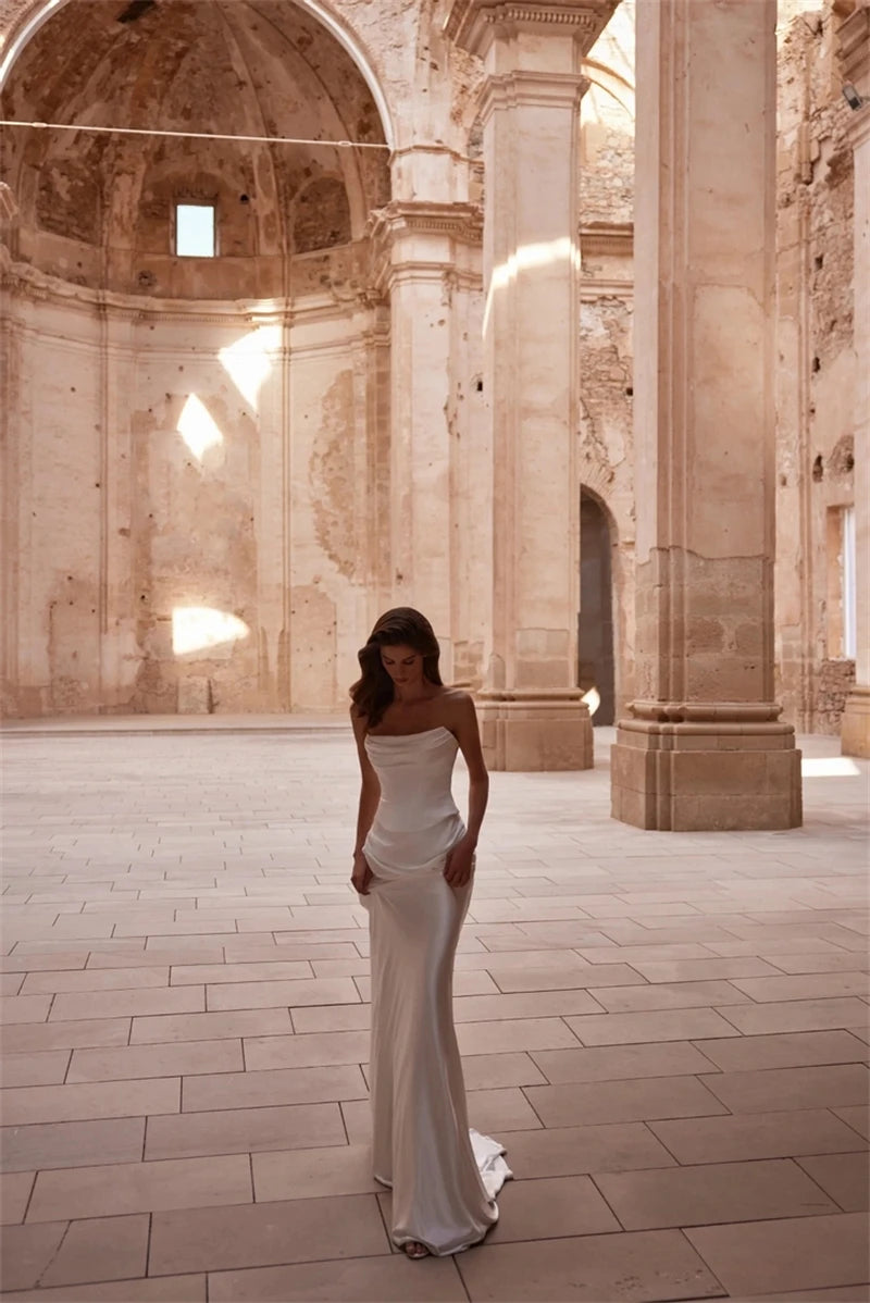 Simple Ivory Satin Mermaid Wedding Dresses lady Customized Strapless Bridal Dress with Train Long Sleeveless Vestido Bride Gown
